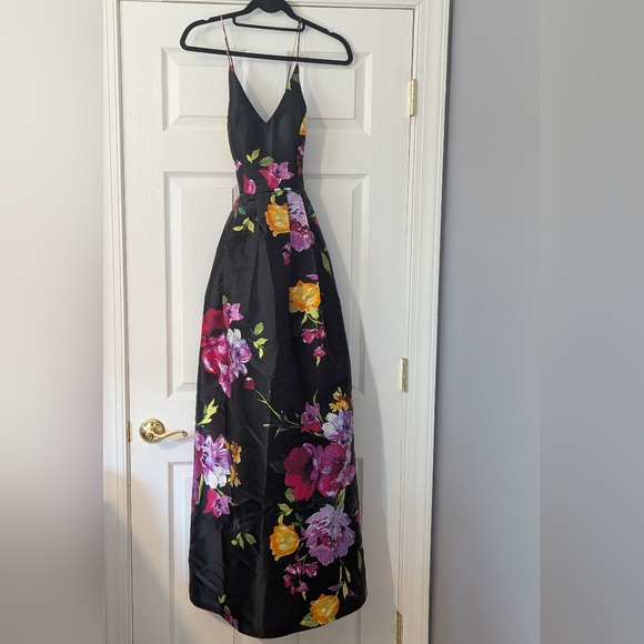 Floral Black Maxi Dress - Picture 1 of 9